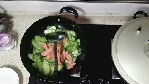 小毛瓜怎么吃家常菜视频,简单美味，轻松上桌