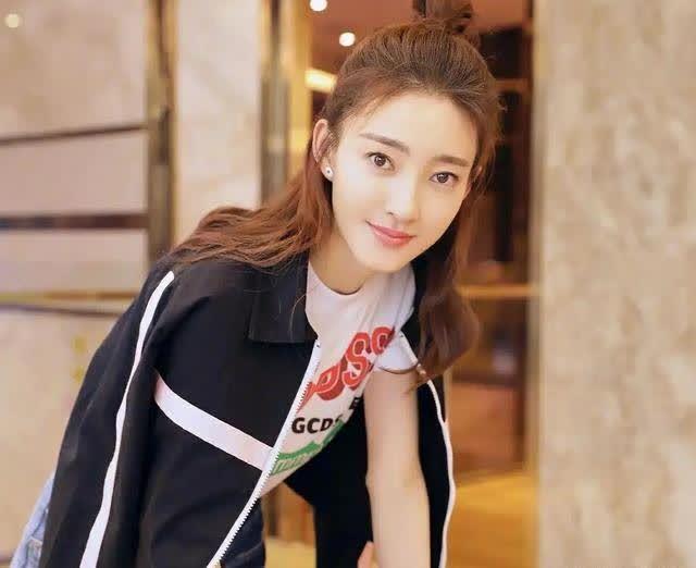 王丽坤吃瓜小表妹视频播放